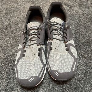 Men’s Oncloud Sneakers size 12 grey